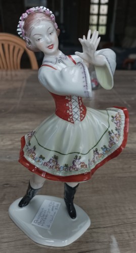 Figurine porcelaine hollohaza - porcelaine,