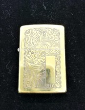 Briquet à huile Zippo