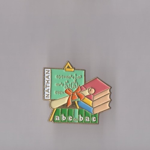 Pin jeux éducation nathan - pin's, d'éducation