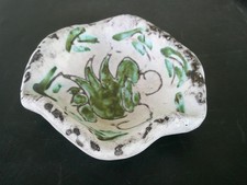 CENDRIER DECOR STYLISE VERT