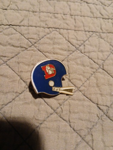 Pin vintage casque foot - vintage,