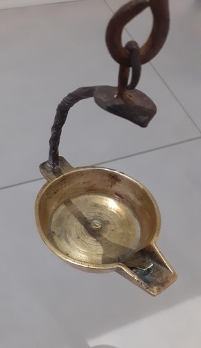 Ancienne lampe huile ronde - à,