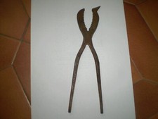 Pince à casser le sucre ?