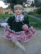 ADORABLE POUPEE EN PORCELAINE