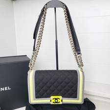 CHANEL Sac Boy Medium Édition