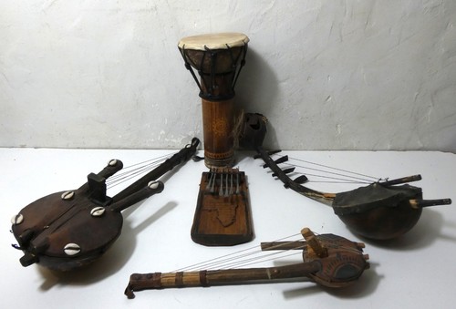 Lot instruments africain