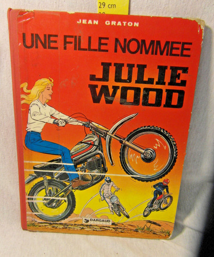 Une fille nommée julie - fille,