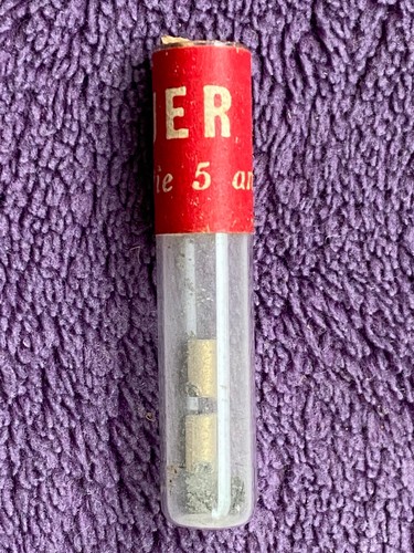 Tube pierres briquet de - tube,