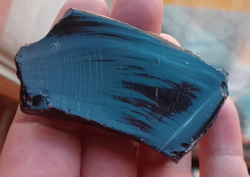 34.7gr 60x32x19mm obsidienne