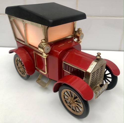 Ford 1918 rouge - au, 1:15°