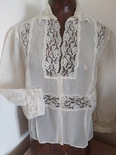 Vintage 1950  T42 Charmant corsage en crêpe avec plastron et sa dentelle.TBE