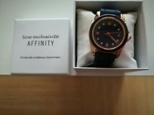 Magnifique Montre Pour Femme Ornée De Cristaux Swarovski Comme Neuve