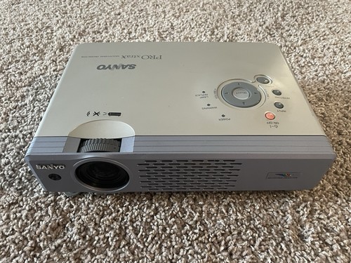 Sanyo plc xu48 - pro, lcd