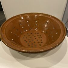 Ancien Moule à faisselle, fromage tripode, terre vernissée. Égouttoir