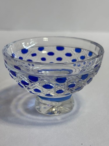 Vaisselle piédestal bleu