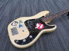 Guitare basse électrique