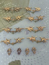 AMEUBLEMENTS Lot Poignets Ornements garnitures en bronze pour meubles anciens
