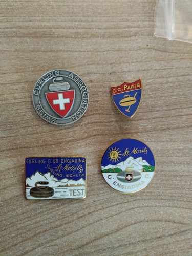 Lot broches club - lot,