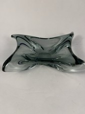 Cendrier Vide Poche Verre Massif Fumé. Forme Libre.