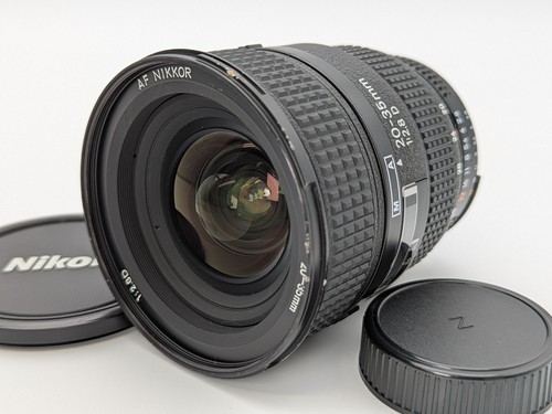 Objectif zoom grand angle