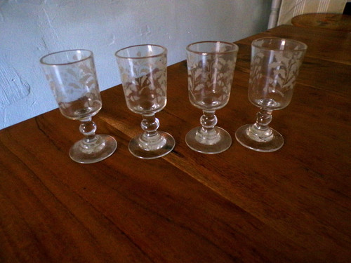 Lot verres anciens à - verres,