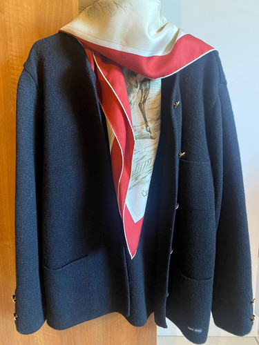 Tres elegante veste saint - tres,
