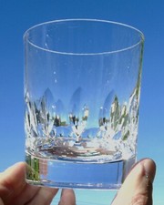 Bayel - Verre à whisky en cristal taillé.  Haut. 9,3 cm - Diam buvant. 7,8 cm