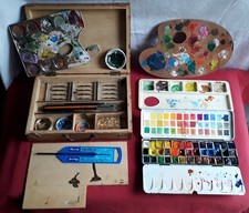 Ancienne boite de peintre avec palette de peinture pinceaux etc...