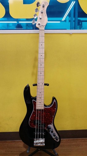 Guitare basse électrique