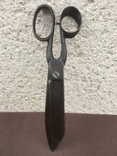 Ancienne paire de ciseaux /