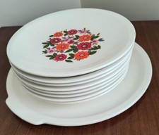 lot de 9 assiettes et 1 plat à dessert faïence de Gien modèle Coralie