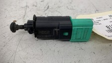 Contacteur feu stop PEUGEOT 308 1 SW PHASE 1 BREAK 9818232480
