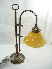 Lampe De Bureau Ministériel En Laiton Avec Verre Jaune Ocre Et Bois