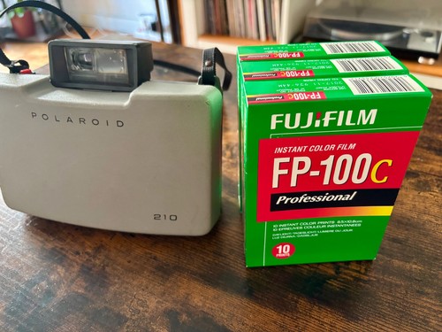 Polaroid land 210 - 210, camera