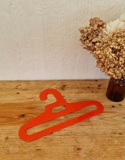 Cintre vintage orange en
