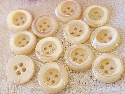 Lot boutons anciens en - 12,