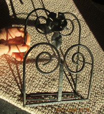 Porte Brosse Mural Fleur en fer forgé ou Petites Bouteilles Vide Poche Téléphone