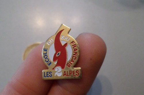 Superbe pin broche badge - superbe, s