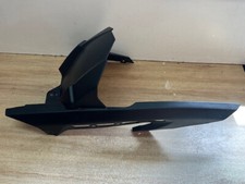 UN GARDE BOUE ARRIERE CACHE CHAINE MOTO Kawasaki Z 900 2017 2022 35023-0421