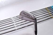 Set de fers 8 pièces Mizuno