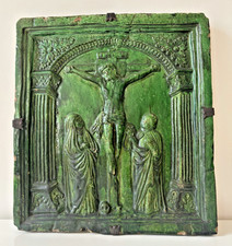 Ancien carreau de poêle en terre cuite émaillée : Crucifixion : XVIe