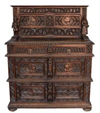 Bahut Breton sculpté en