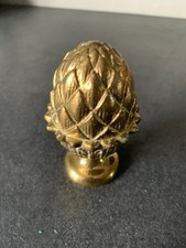 1 Embout forme pomme de pin