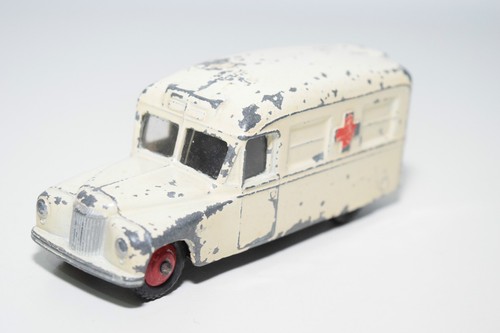 Dinky toys 253 daimler - dinky,