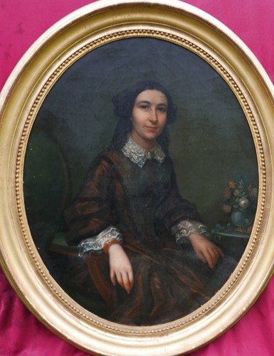 Portrait jeune femme ovale - de,
