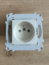 Prise Alvaïs ALombard Schneider Electric 2P+T