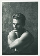 JAMES A. FOX MALE MASCULIN