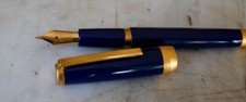 MAGNIFIQUE STYLO PLUME JACQUES HERBIN EN RESINE BLEU ROYAL - FINITION PL. OR 18K