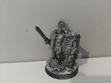 Capitaine avec bouclier relique Space Marines Warhammer 40000