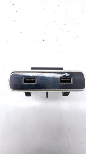 735716090 prise auxiliaire usb